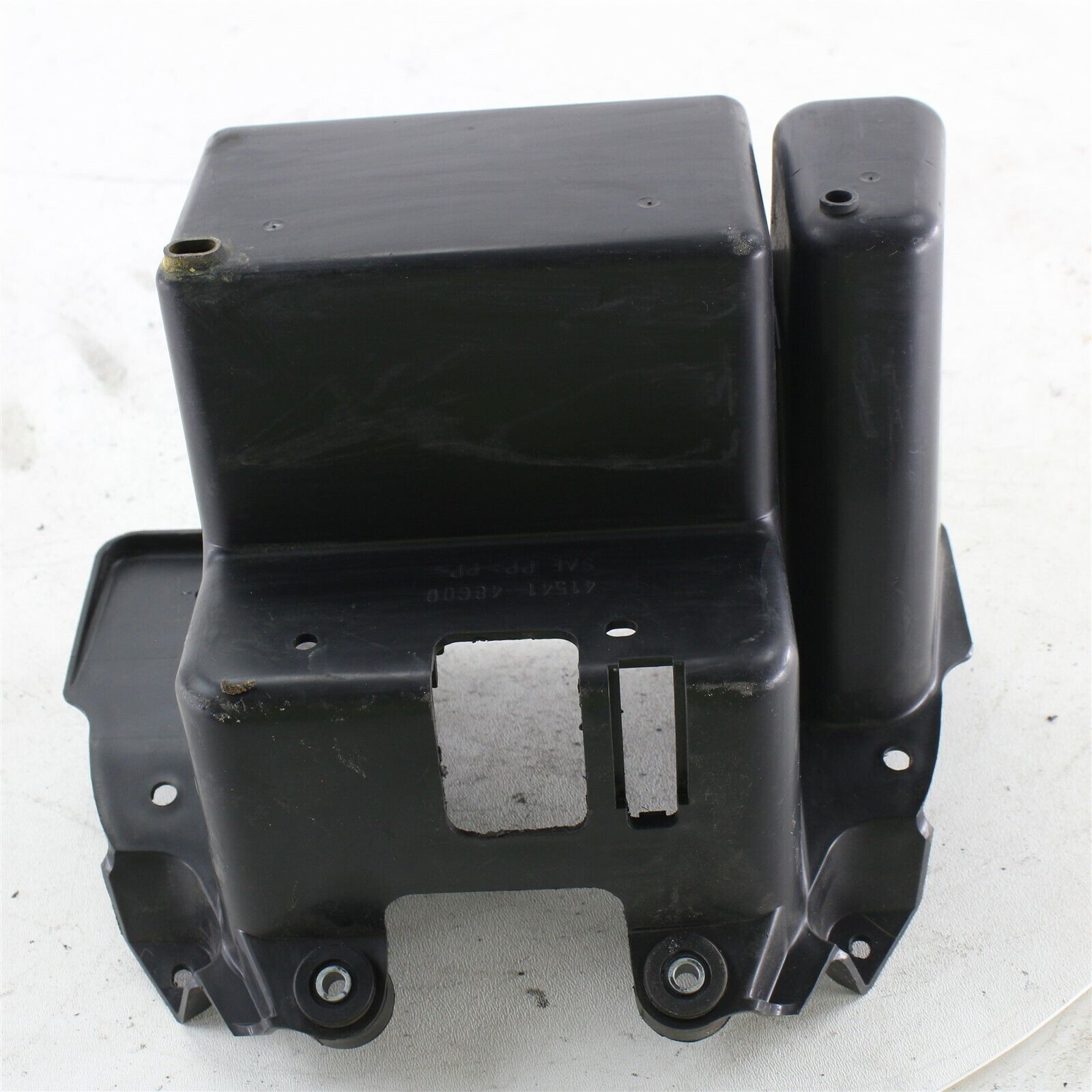 06-09 Suzuki Boulevard M109R VZR1800 OEM Battery Box Tray Holder 41541-48G00