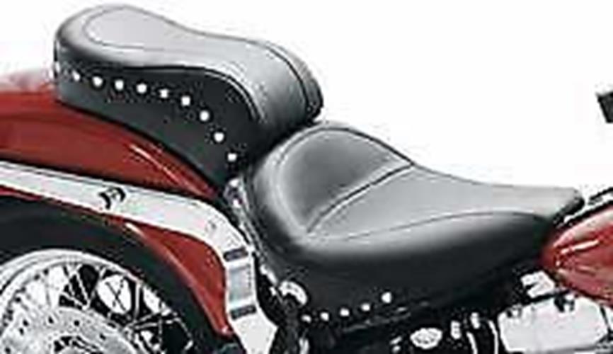 05-07 for Harley FLSTSCI MUSTANG Original Studded Seat '00-'05 75076